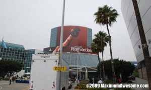 Global recession be damned, the big Babel-esque banners of E3 were back.