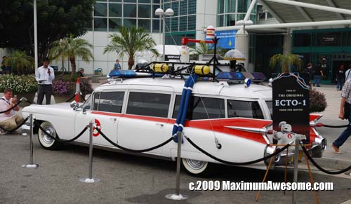 The "original" car from Ghostbusters was on hand. Not because the show was haunted, but because the stars of the film are desperate for work. When's the last time Dan Ackroyd was funny? Late 80s? I hope Ray Parker Jr. is getting a little cashola from this. 