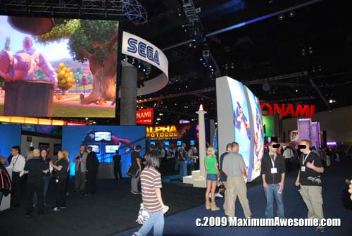 The aisles were less crowded this year. This is one of only 15 existing E3 photos without a scantily clad booth babe.